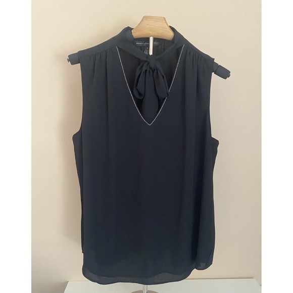 White House Black Market Women's Sz 8 Black Sleeveless V-Neck Blouse Silver Bead - Picture 3 of 7